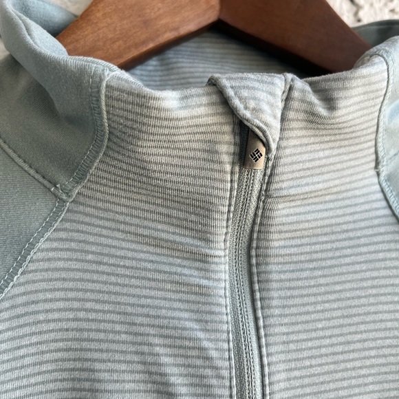 COLUMBIA Eucalyptus Green Striped Omni-Wick Long Sleeve Quarter-Zip Women’s Med - Picture 3 of 6